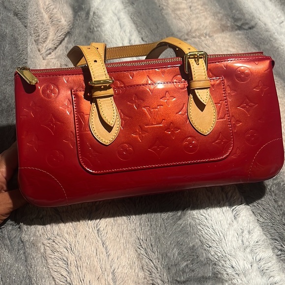 Louis Vuitton Handbags - 💋Louis Vuitton Rosewood Red Vernis Handbag/ Pristine Condition